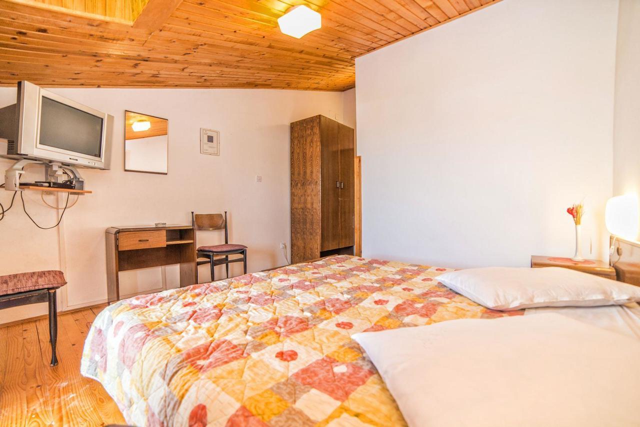 Apartments And Rooms Ana Pomer 217 Exteriér fotografie